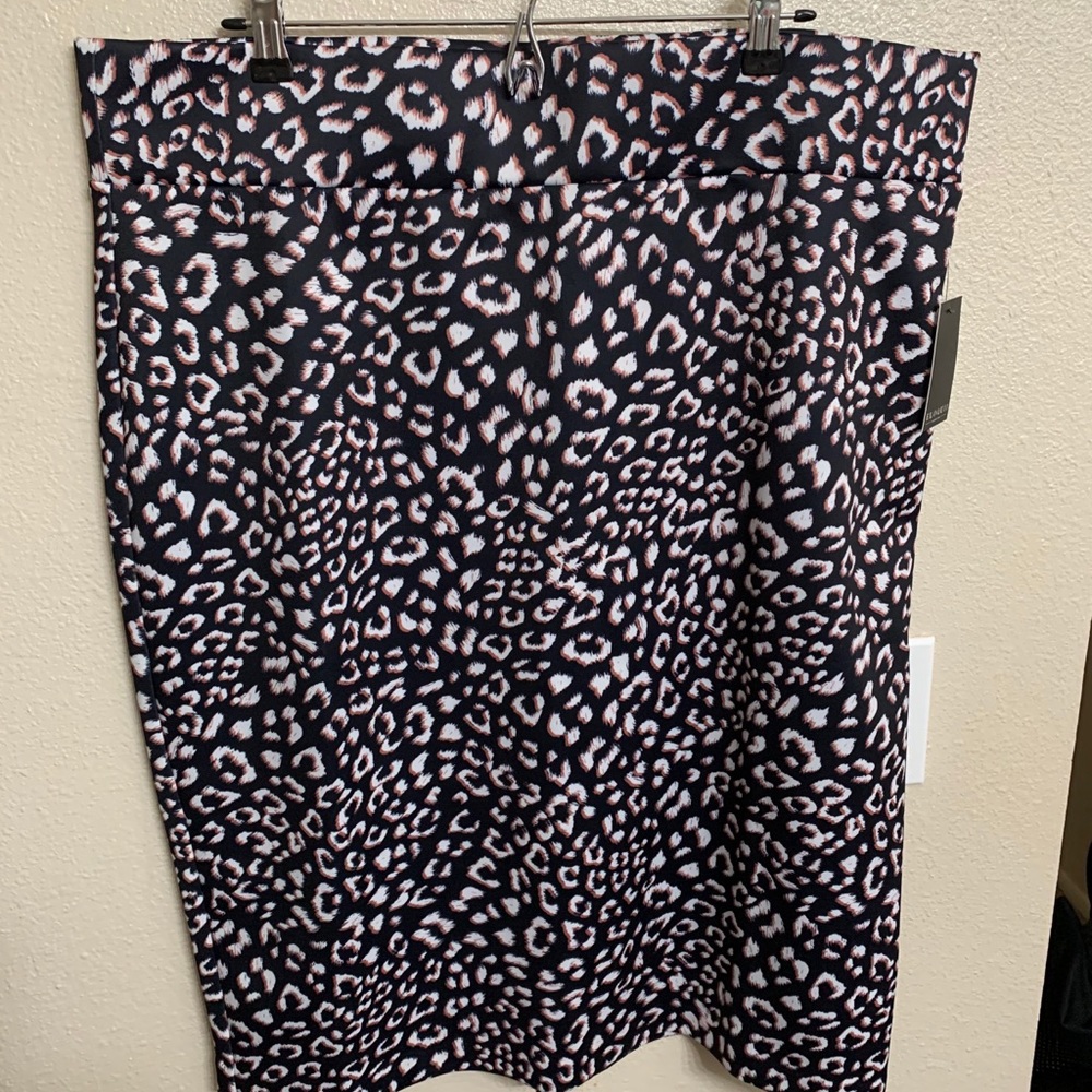 ELOQUII Neoprene Leopard Skirt